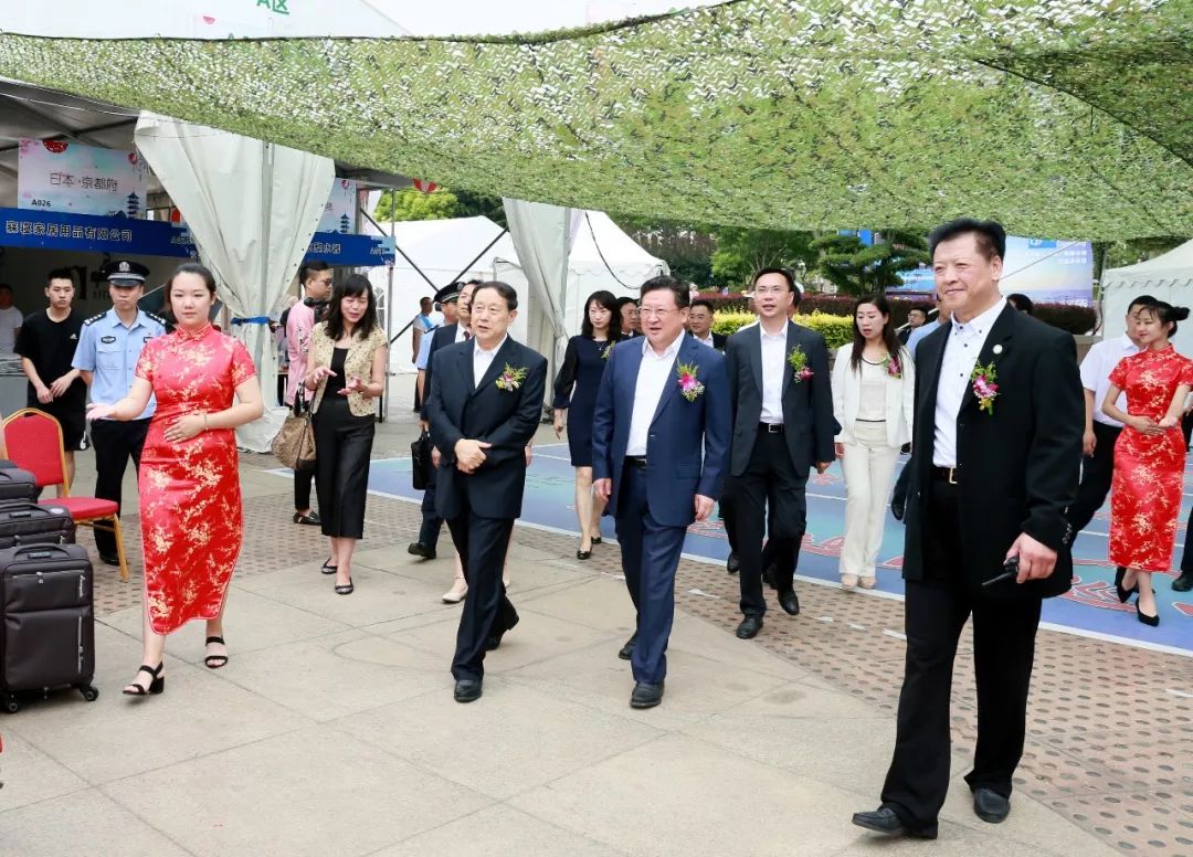 大连奥林匹克广场美食_大连奥林匹克广场好吃的_大连奥林匹克广场小吃街