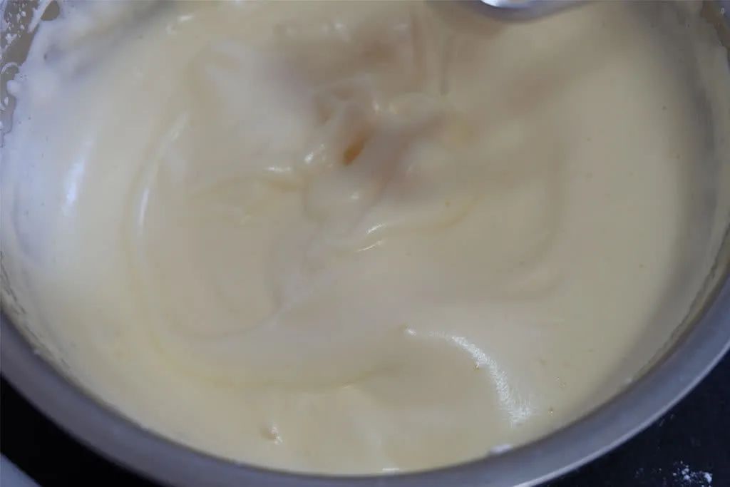 蛋糕奶油没有奶味是为什么_什么糕点没有奶油蛋糕_做奶油蛋糕没有转盘怎么办