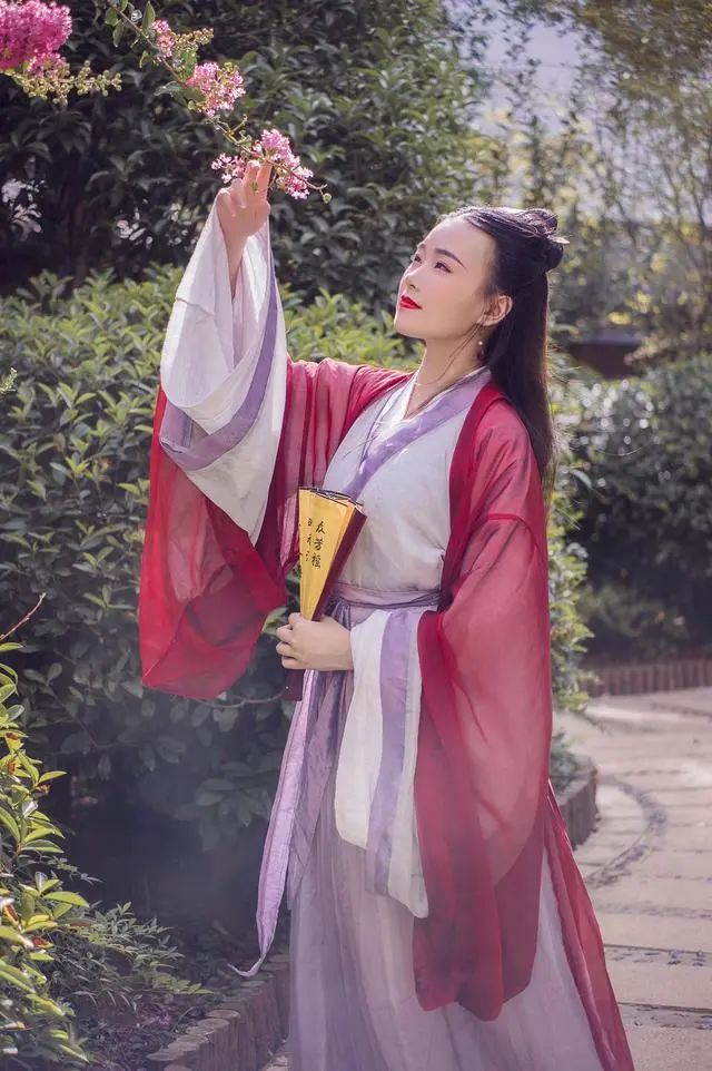 再婚家庭主妇日常_再婚家庭的相处之道_再婚日常主妇家庭背景