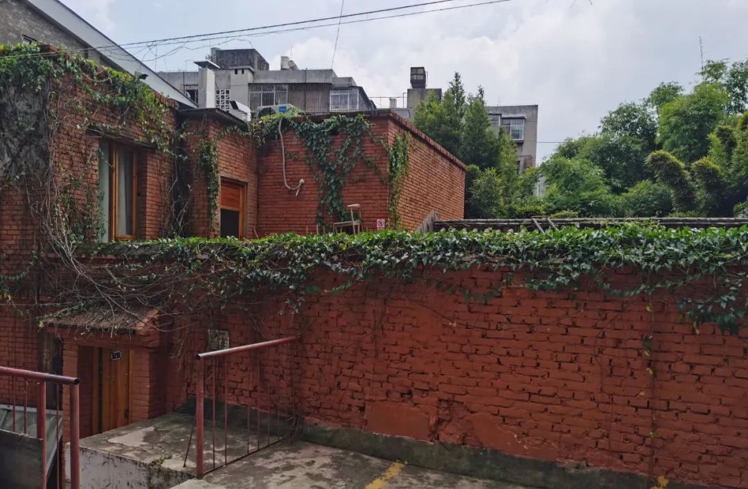 咖啡厅适合多人去吗昆明_昆明必去咖啡店_昆明环境优雅的咖啡厅