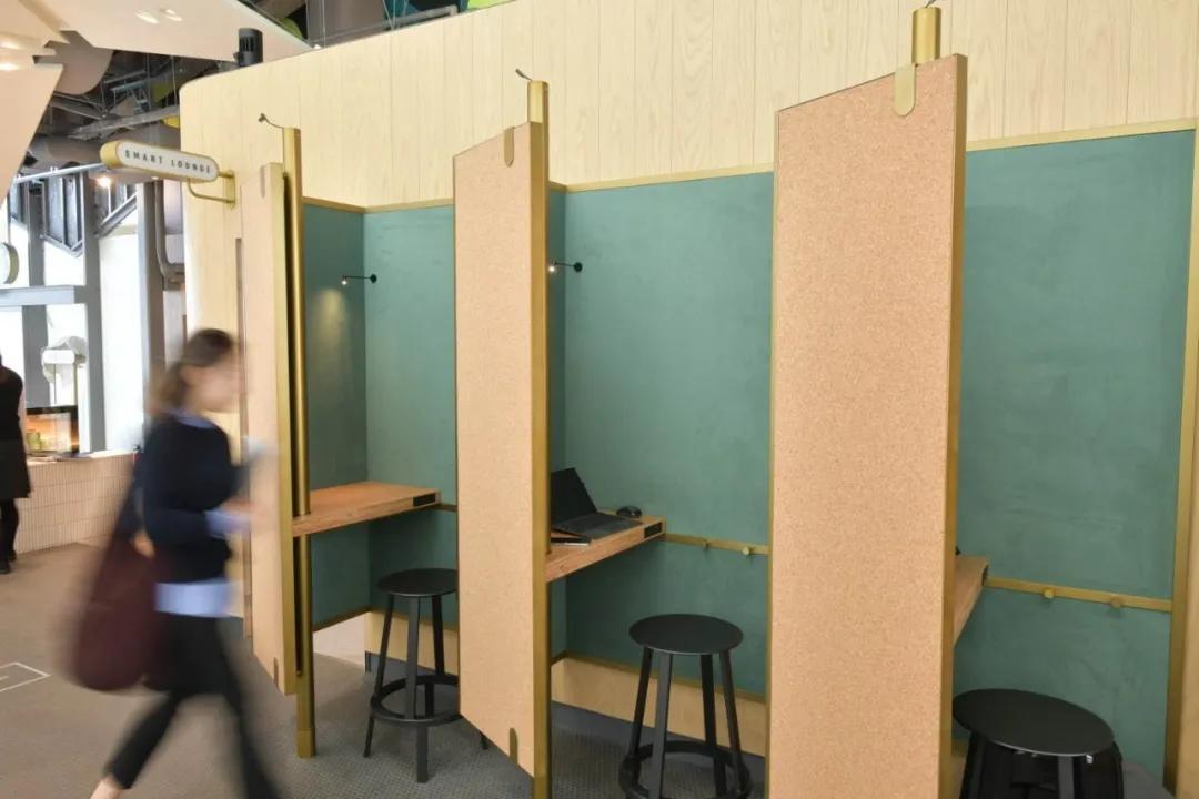 咖啡厅座位的讲究_咖啡厅开放式座位_开放式咖啡吧台