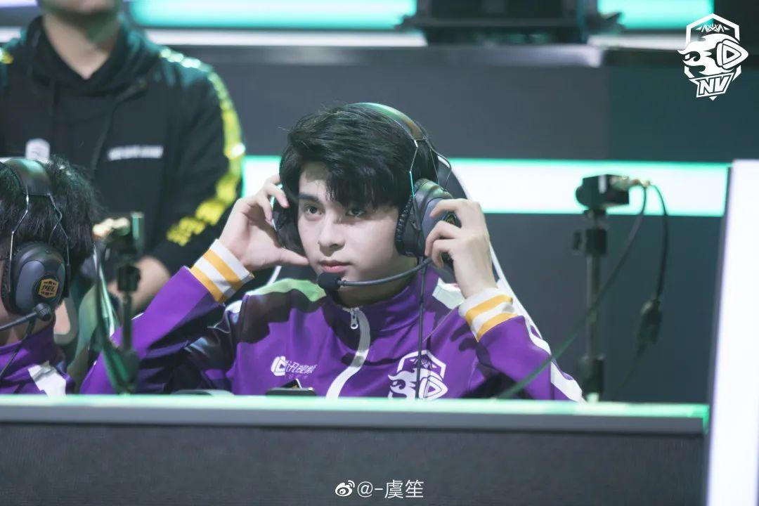 帅电竞lol_职业电竞帅哥_帅职业电竞