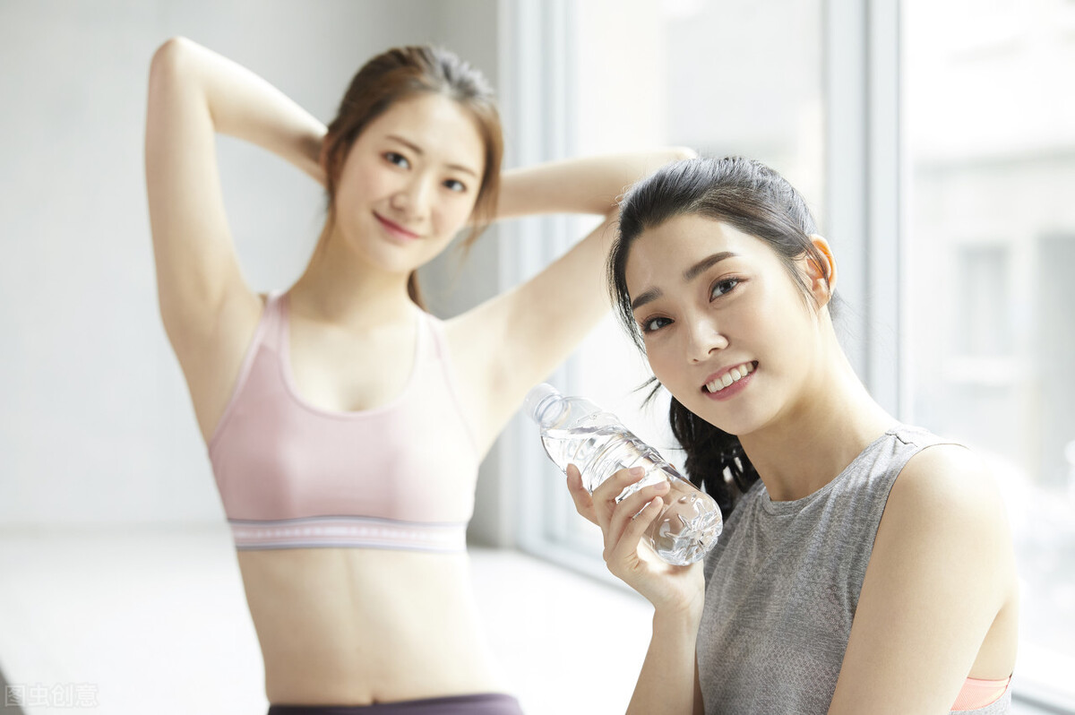 西餐女生_西餐女生多吗_西餐女生应该坐那边