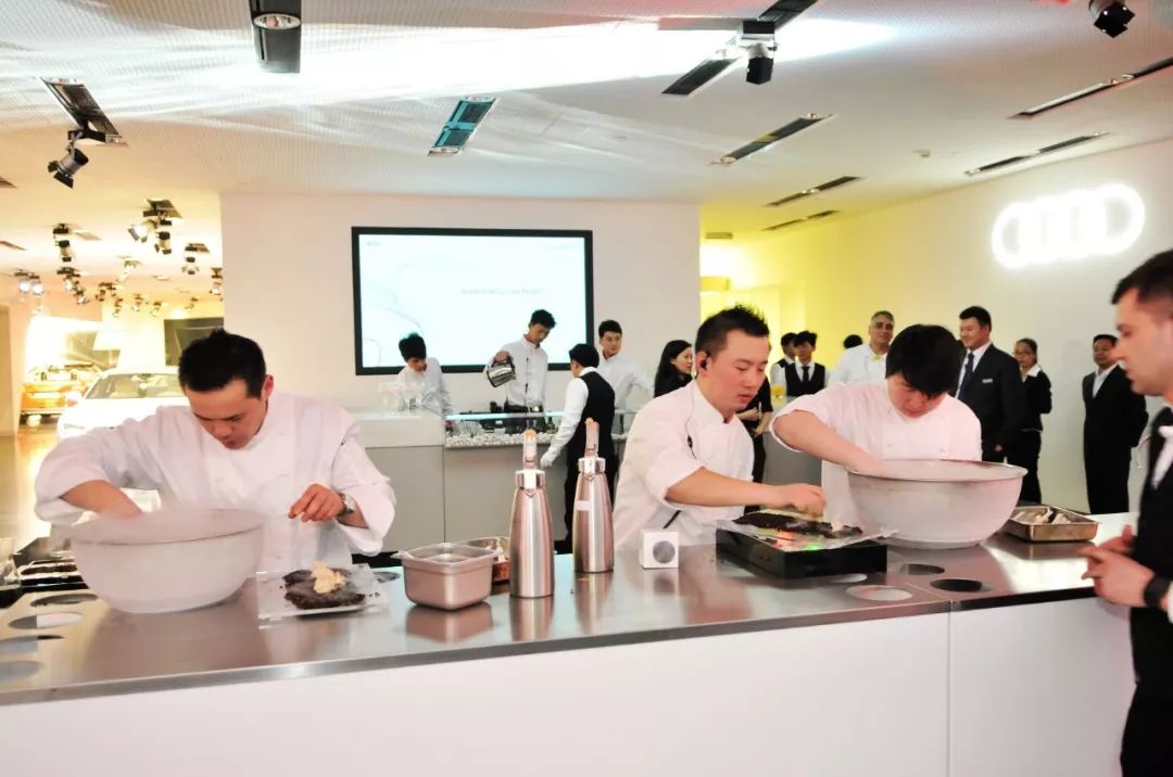 厨师暗语_西餐厨师视频_西餐厅厨师套路深