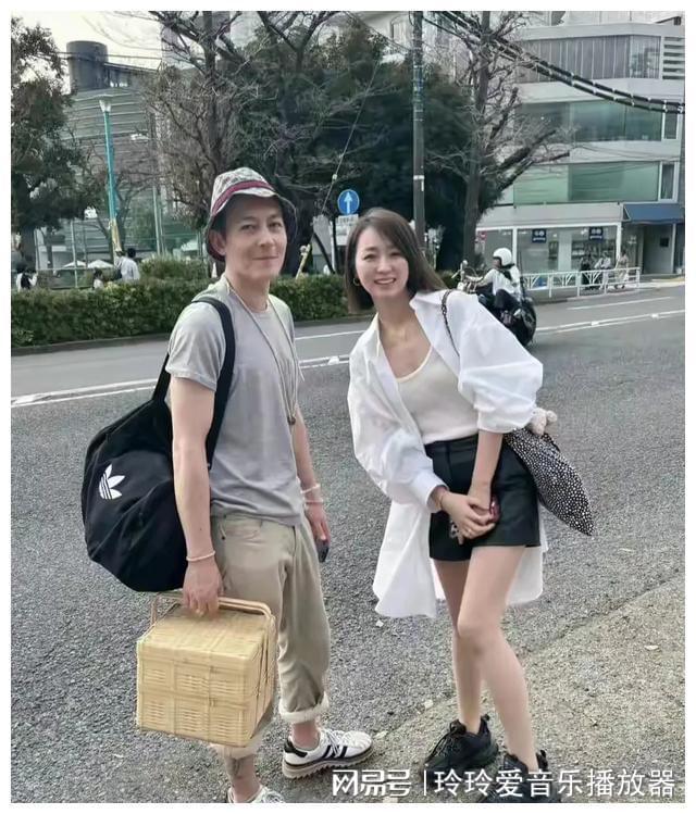 陈冠希晒出一家三口照_陈冠希家庭日常_陈冠希家装修风格