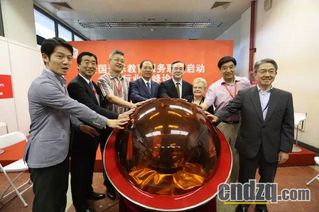 吉他生活照_100种生活吉他_小世界生活百科 吉他