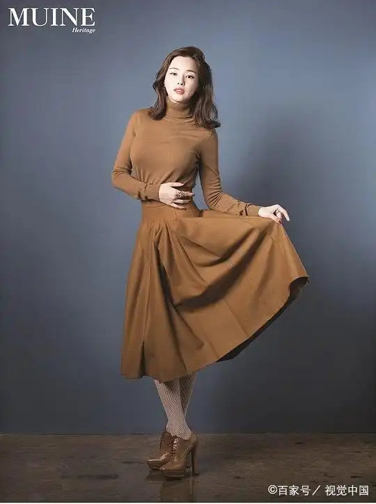 咖啡色长裙搭配_咖啡色长裙配什么颜色好看_咖啡长裙配什么鞋子