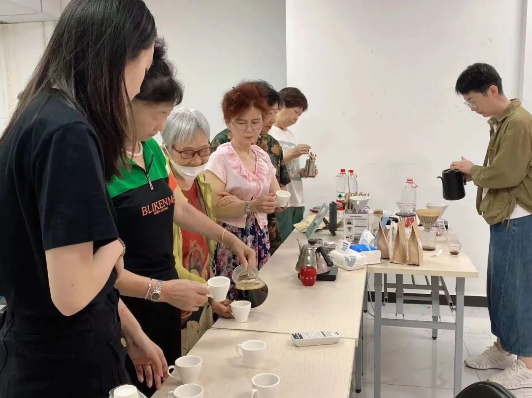 蜂鸟咖啡_蜜蜂咖啡_蜂大咖啡