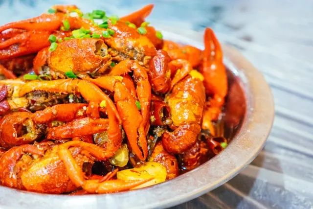 南湖国际广场租房_南湖国际广场附近美食_滨湖路南湖国际广场