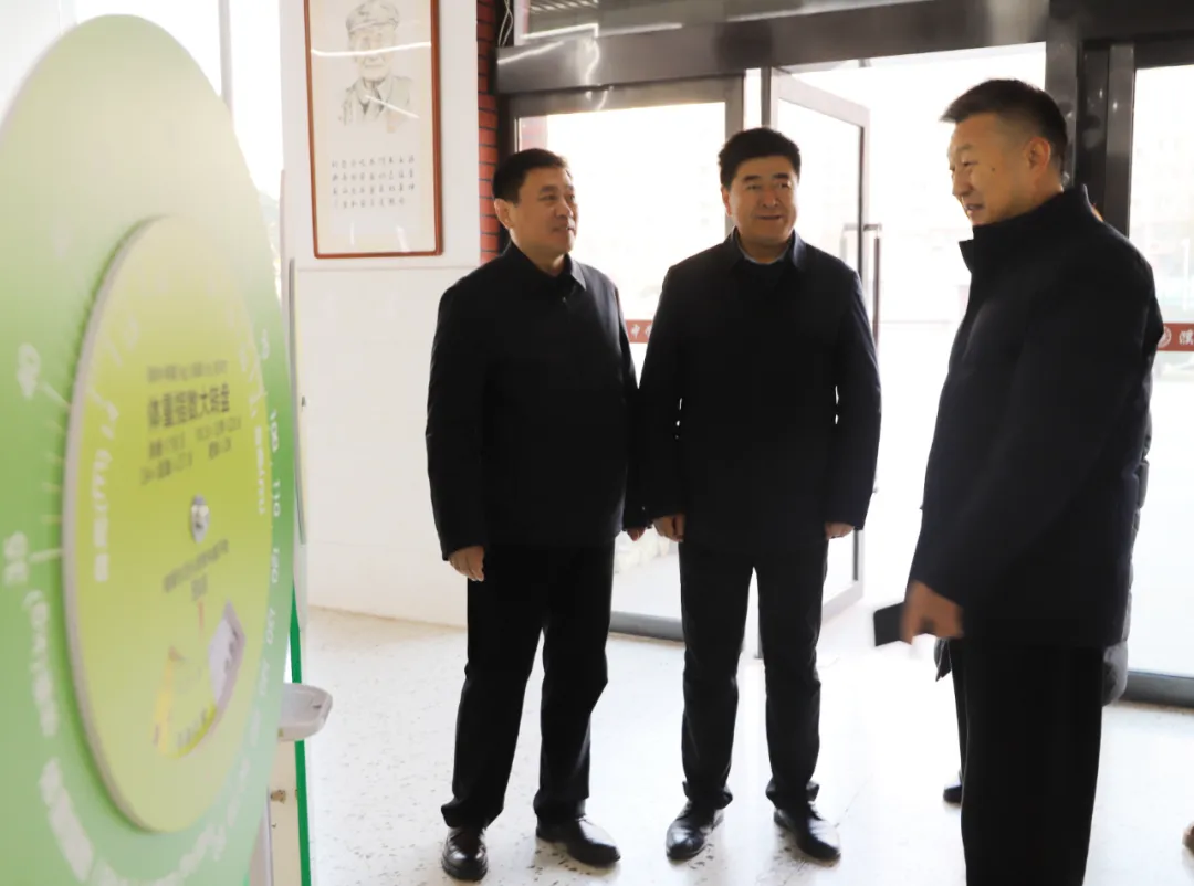 中学生图片手绘_中学生健康生活方式图片_中学生图片真实大全