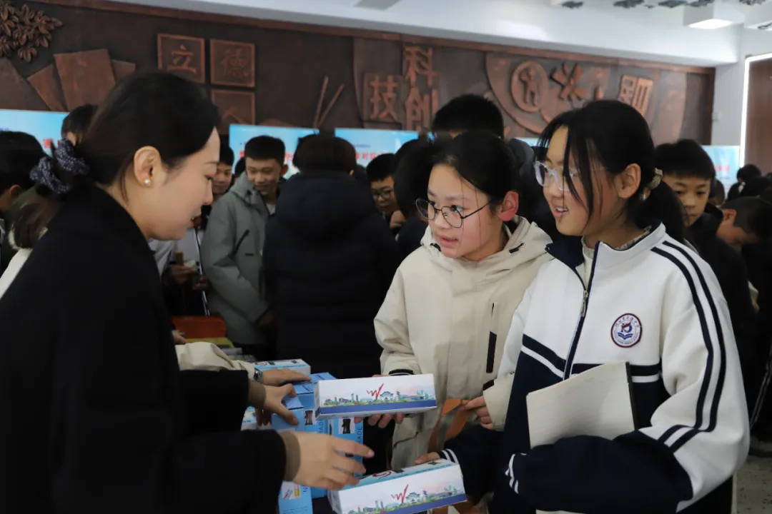 中学生图片手绘_中学生图片真实大全_中学生健康生活方式图片