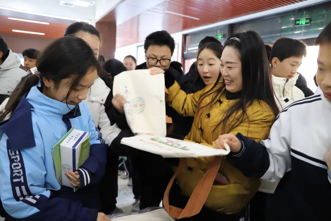 中学生健康生活方式图片_中学生图片真实大全_中学生图片手绘