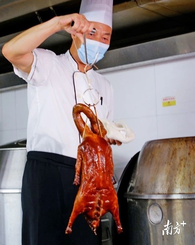 港式烧鹅多少钱一只_港式烧鹅饭图片_港式茶餐厅烧鹅一分多少钱
