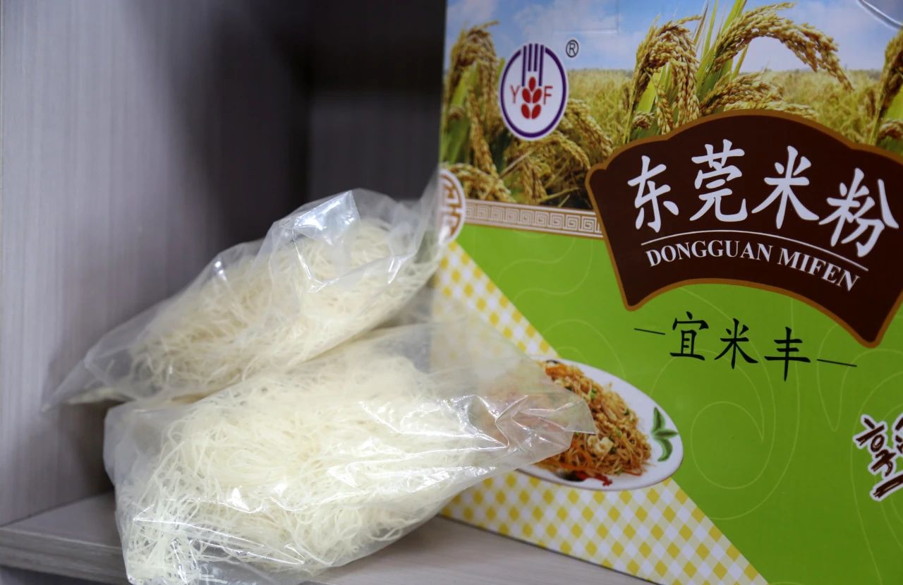 港式烧鹅多少钱一只_港式烧鹅饭图片_港式茶餐厅烧鹅一分多少钱