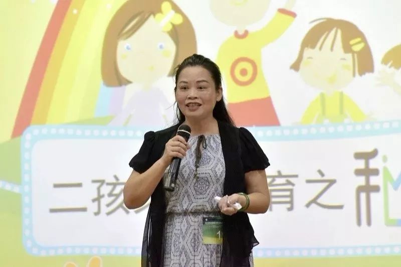 家庭聊天话题_二孩家庭日常聊天_家庭聊天的图片