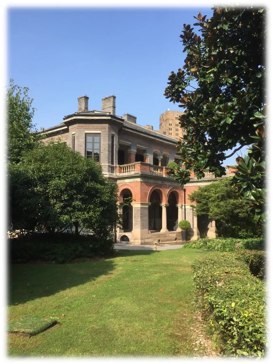 上海室内婚纱照_咖啡厅婚纱照_上海学习咖啡馆婚纱照
