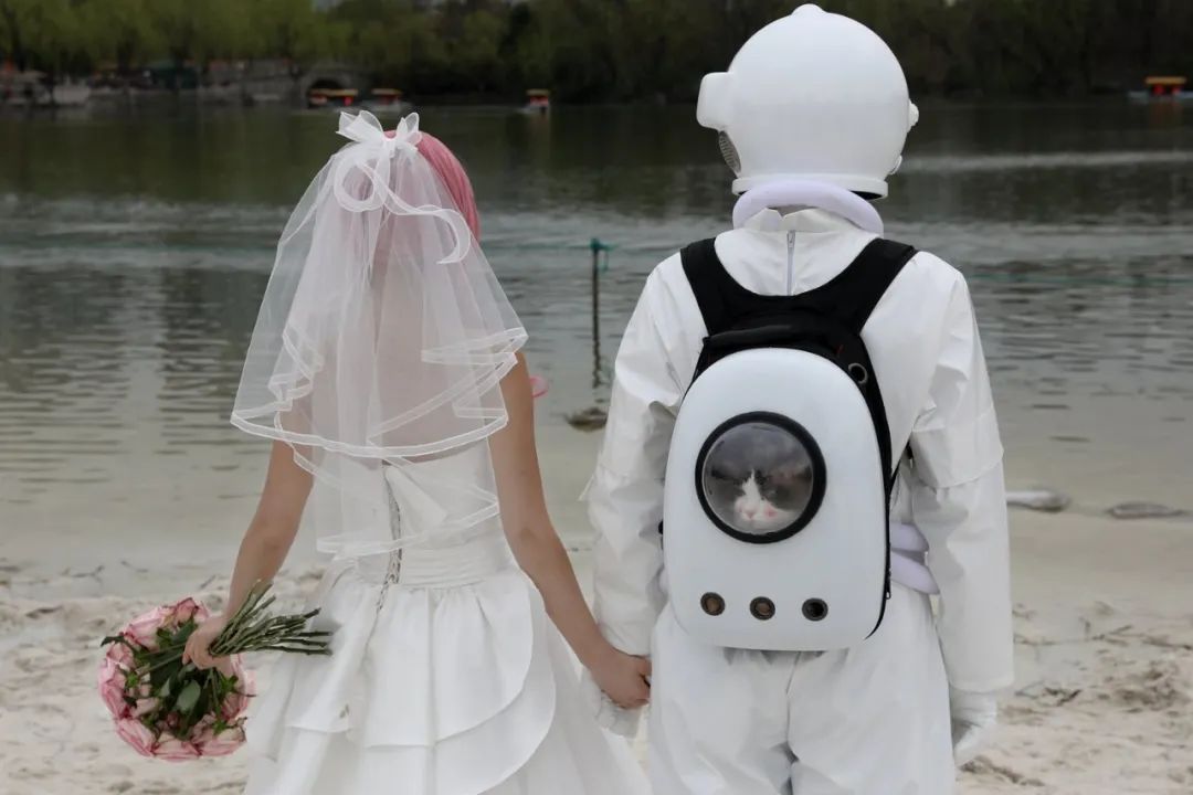 上海室内婚纱照_上海学习咖啡馆婚纱照_拍婚纱照上海
