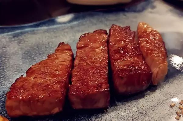 在神户吃神户牛肉_神户美食推荐_神户有马温泉美食