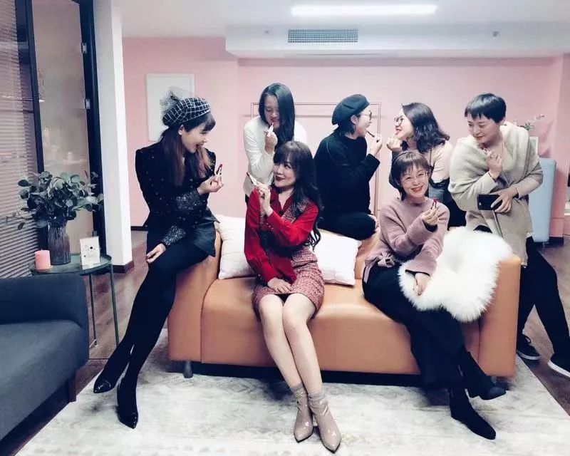 创业女性讲故事_女性创业故事分享_女性创业的故事