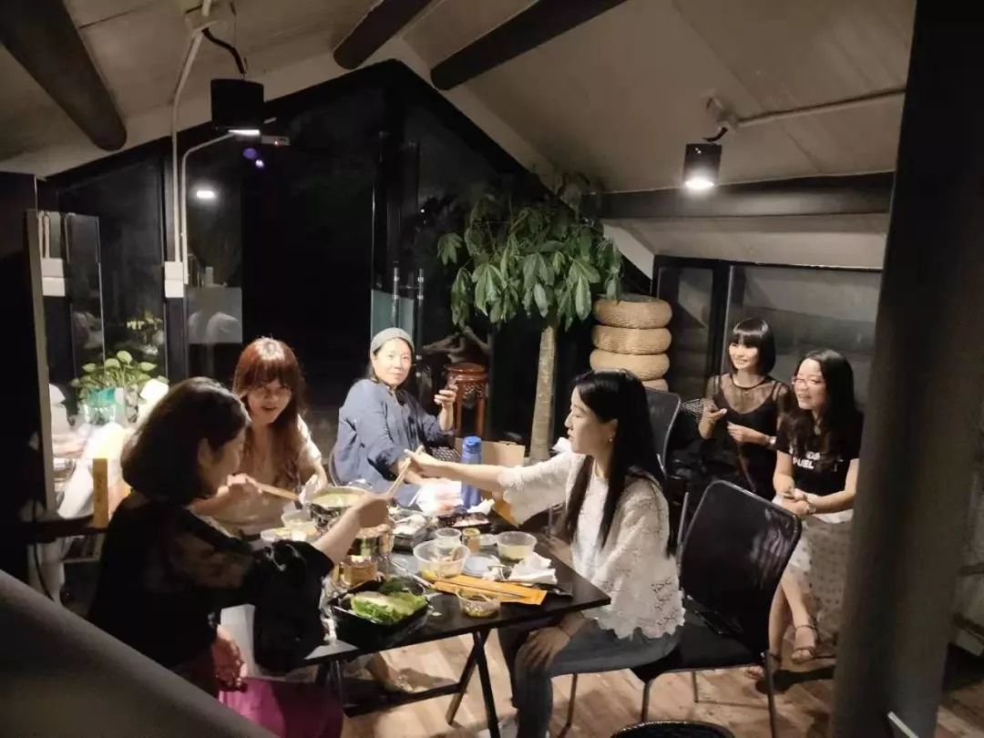 女性创业的故事_创业女性讲故事_女性创业故事分享