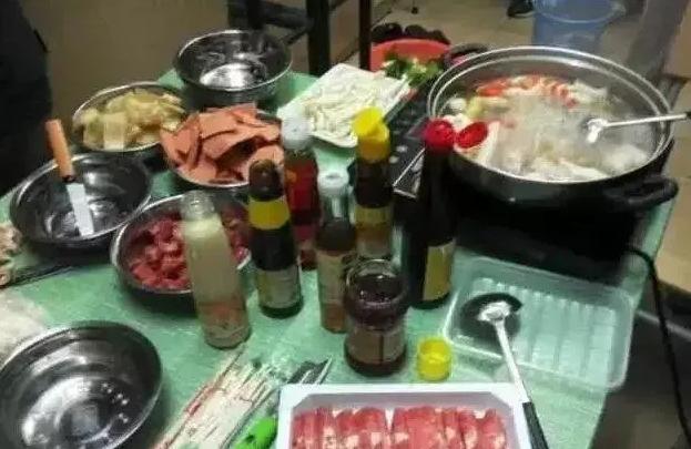 在宿舍煮的美食_宿舍可以煮的美食_宿舍煮美食可以用什么锅