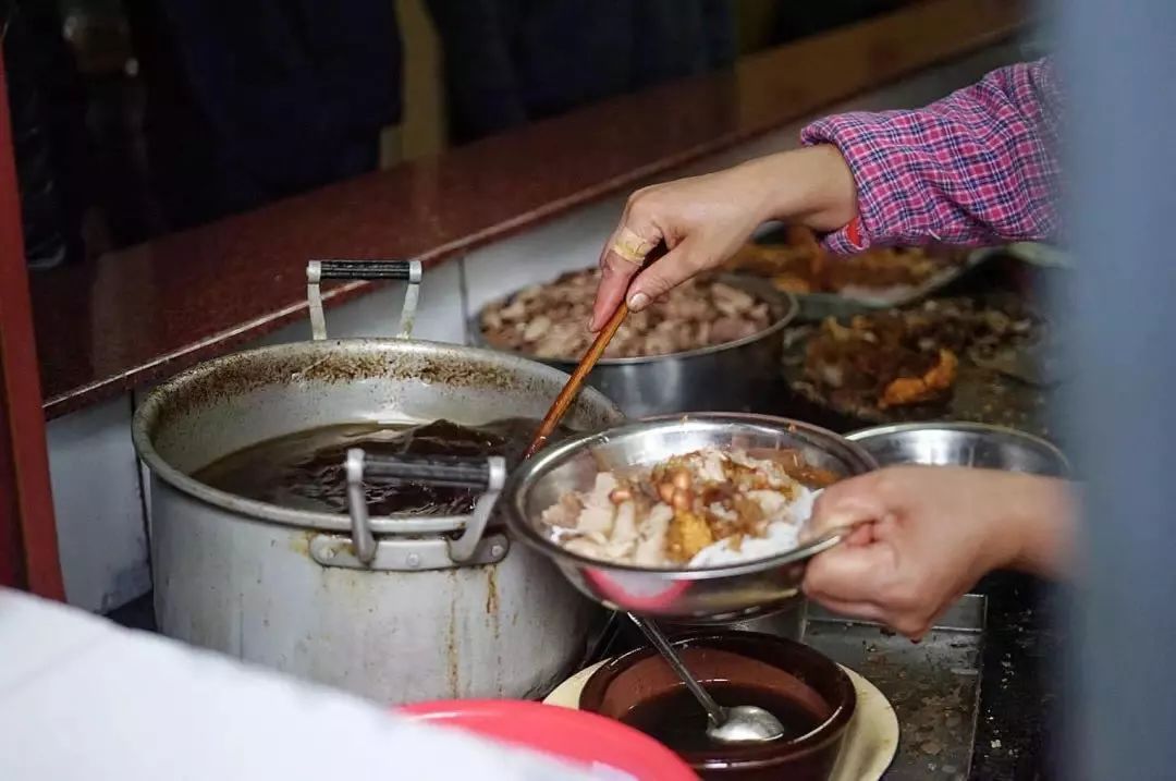 桂林美食老店吃的有哪些_桂林必吃的美食老店_桂林名吃老店