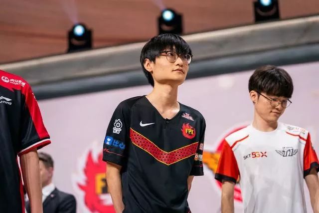 国内电竞圈帅哥_电竞帅哥flame_中国电竞圈十大帅哥
