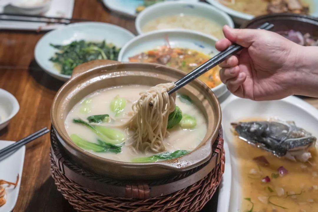好吃餐厅怎么样_高级西餐厅点餐_酒店好还是西餐厅好点