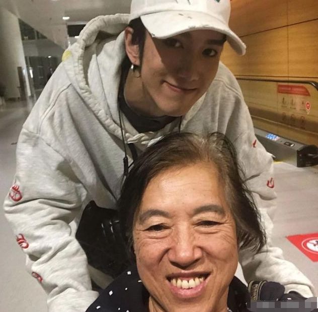 家庭日常搞笑对话_家庭日常多人搞笑段子_家庭搞笑集锦