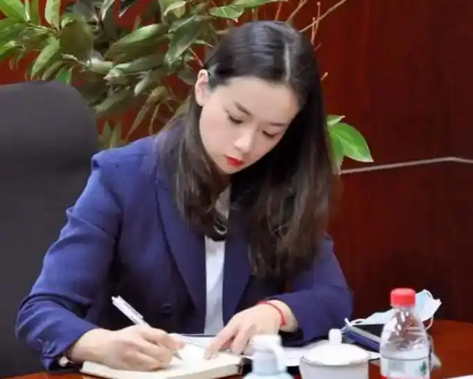 在家带娃的好处_在家里带娃_独自带娃家庭日常