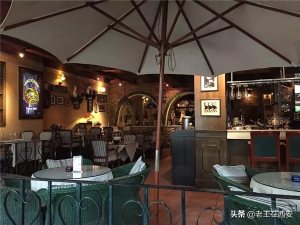 西餐桌布用什么颜色好_西餐厅的桌布_西餐厅的桌布怎么摆放