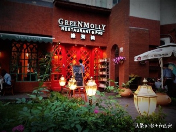 西餐厅的桌布_西餐厅的桌布怎么摆放_西餐桌布用什么颜色好