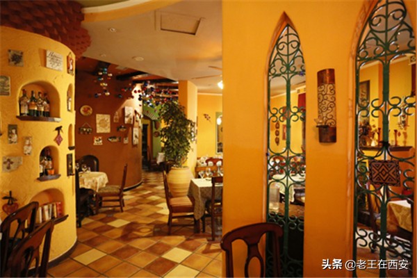 西餐桌布用什么颜色好_西餐厅的桌布怎么摆放_西餐厅的桌布