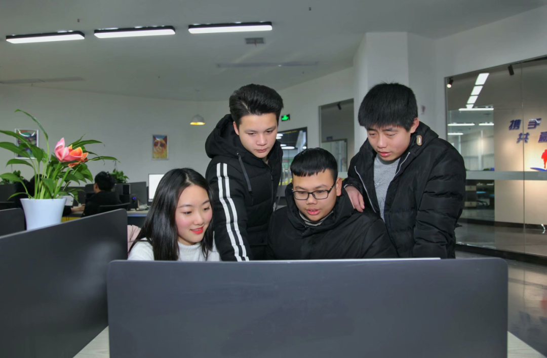 创业创意故事_微商创业小故事_微商城创业故事
