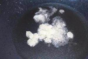 一锅鲜的做法 步骤3