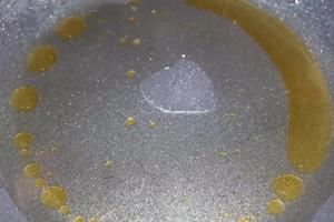 一锅鲜的做法 步骤4
