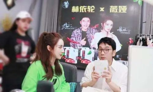 资讯类直播的优缺点_直播投资咨询_创业加速营直播间资讯