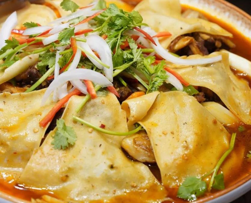 美食新疆特点介绍_新疆美食的特点整体概论_新疆美食特点