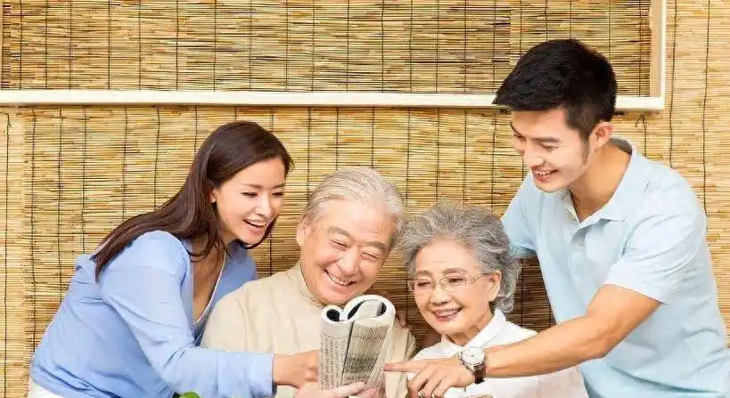 看待老年方式生活人的句子_如何看待老年人的生活方式_怎样看待老年生活