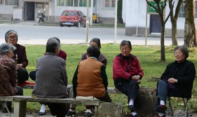 如何看待老年人的生活方式_怎样看待老年生活_看待老年方式生活人的句子