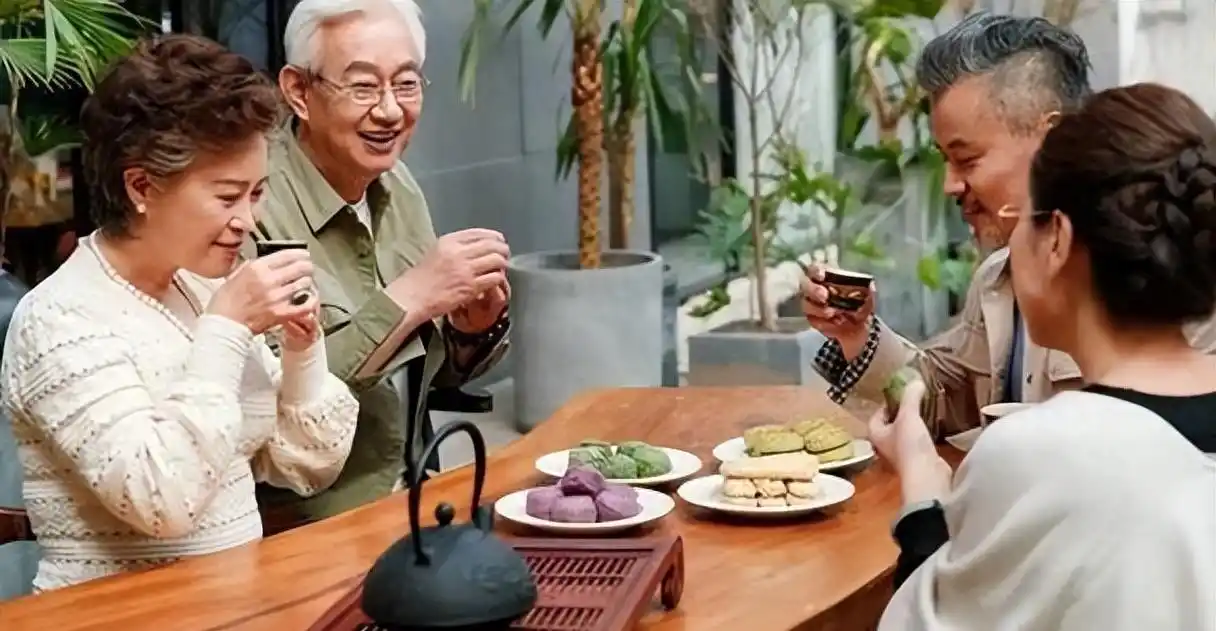 看待老年方式生活人的句子_如何看待老年人的生活方式_怎样看待老年生活