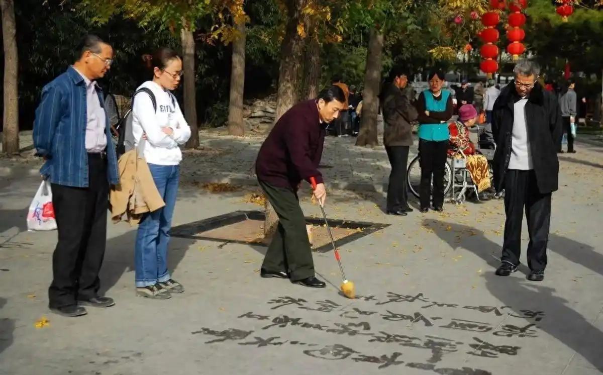 怎样看待老年生活_看待老年方式生活人的句子_如何看待老年人的生活方式