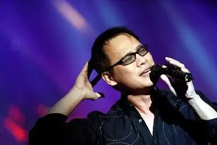 咖啡这首歌_心爱的咖啡馆歌词_歌曲咖啡歌词