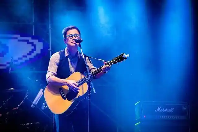 歌曲咖啡歌词_咖啡这首歌_心爱的咖啡馆歌词