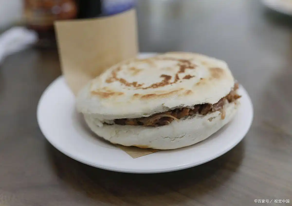 美食西安街特色介绍_西安特色美食街_西安街头美食