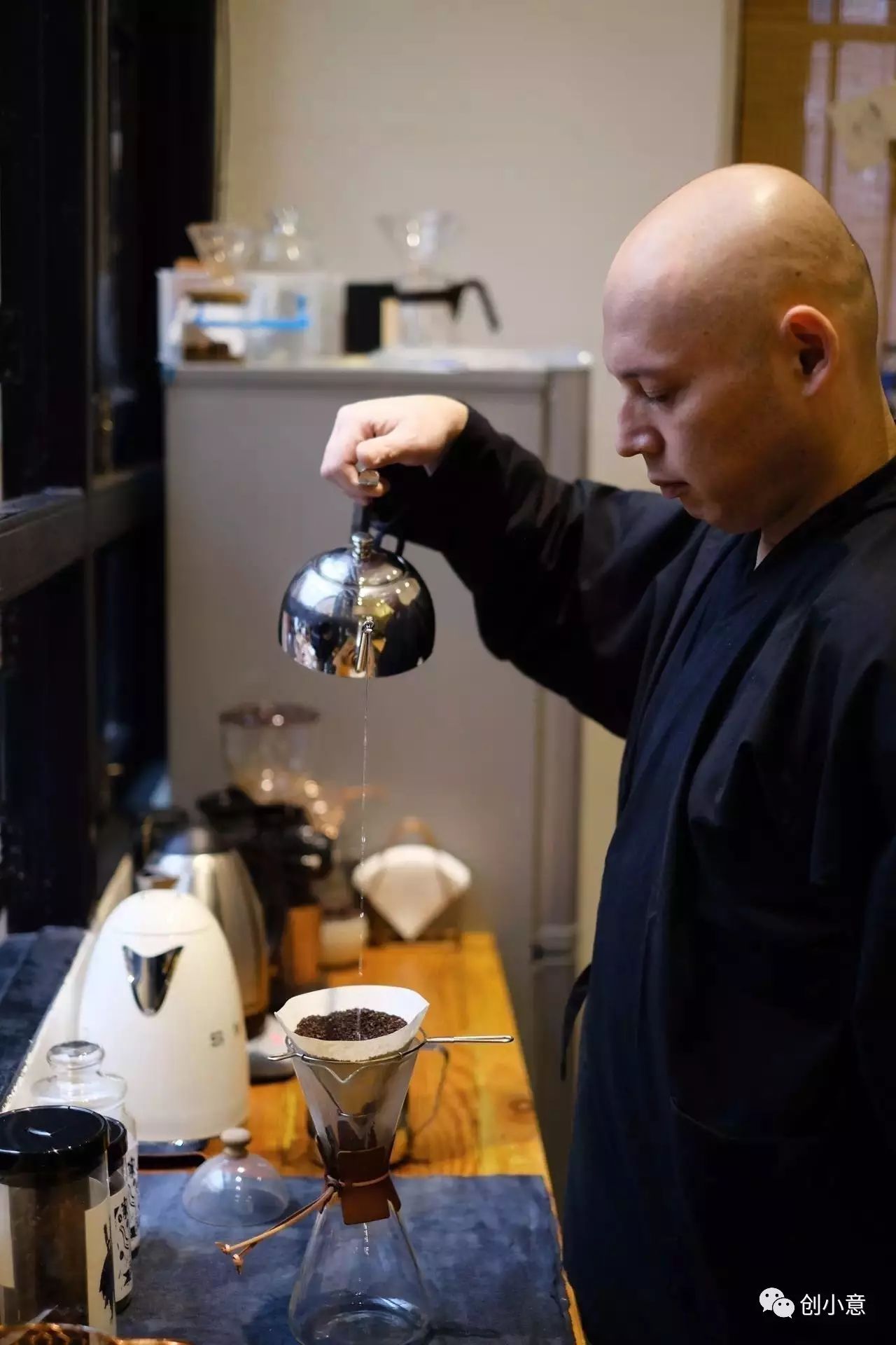 手冲咖啡过程_手摸咖啡冲法_冲咖啡手艺