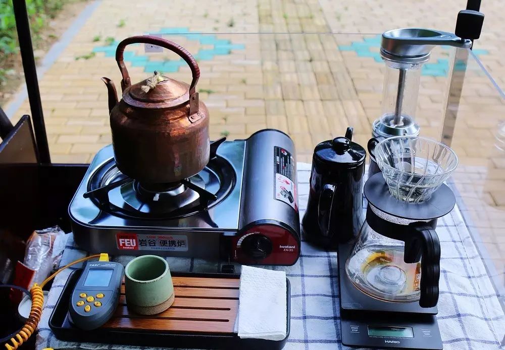手冲咖啡过程_咖啡冲过程手会变黑吗_手摸咖啡冲法