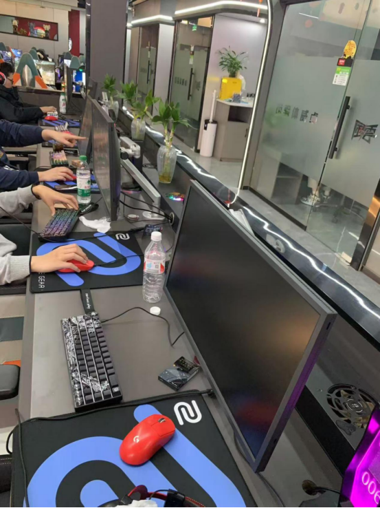 网吧电竞游戏连续玩多久_网吧电竞游戏有哪些_电竞网吧游戏