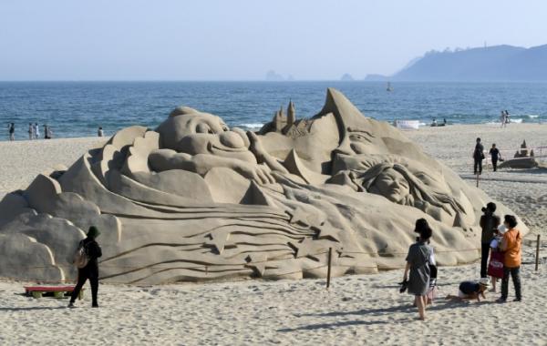 国际海景浴场美食街_海景洗浴电话_海景足浴电话