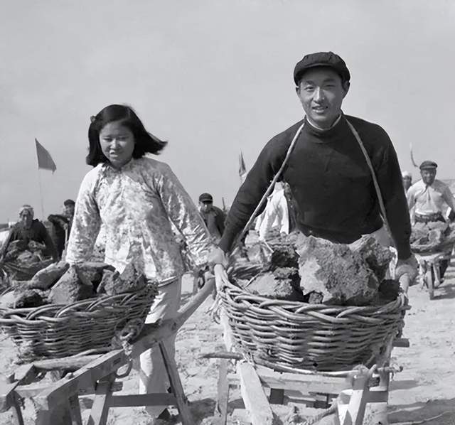 五十年代职工家庭日常生活_职工日常年代家庭生活总结_职工日常年代家庭生活怎么写